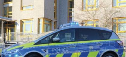 Kleve: Unfall mit E-Scooter-Fahrer - Autofahrer flüchtet
