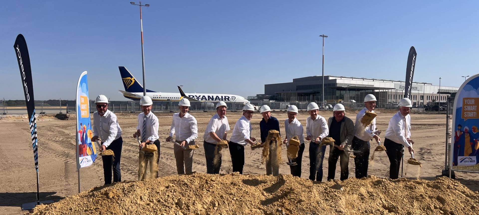 Spatenstich für neues Terminal am Airport Weeze